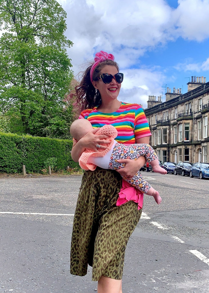 Rachael Rainbow Breastfeeding T-shirt - Stylish Mum